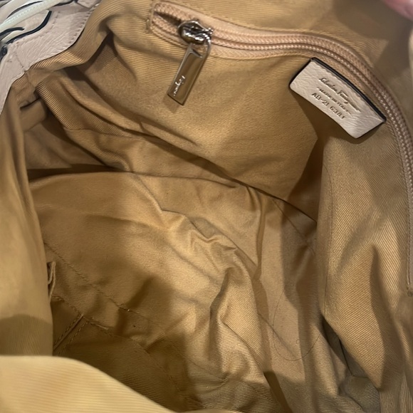 Salvatore Ferragamo shoulder bag with COA EUC cream color - Picture 14 of 17